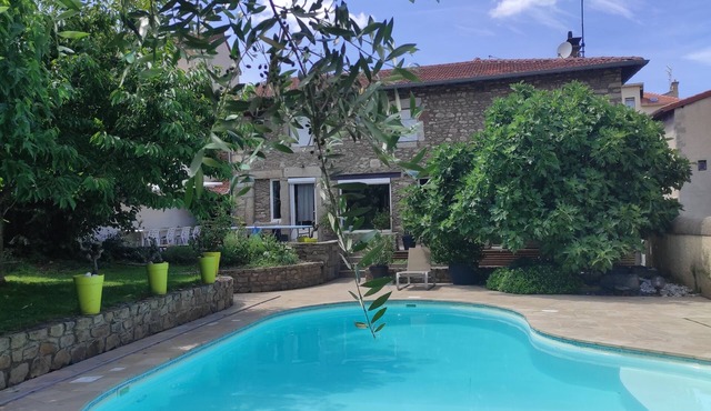 Renovated farmhouse in village with swimming pool, sauna, Nordic bath and hanging net