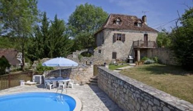 Renovated farmhouse with heated pool