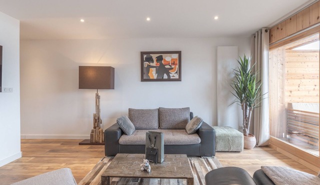 Renovated family apartment, Alpe d'Huez, south-facing