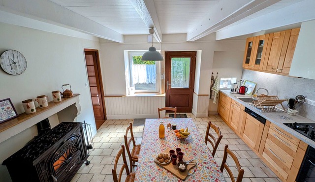 Renovated family cottage with garden in the heart of the Saône Valley