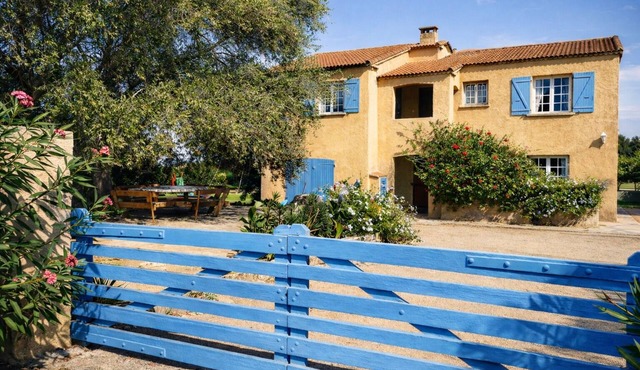 🏡 Renovated Family Home with Garden & Beach 10 min Walk