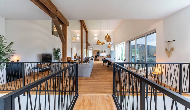 Renovated farmhouse, 500m2, Spa & Sauna, close to hiking trails