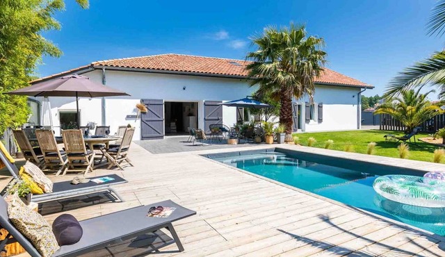 Renovated farmhouse near Hossegor (10 mins from the beaches)
