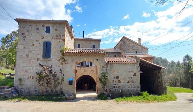 Renovated Farmhouse Escape