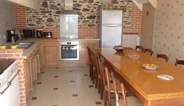 Renovated Farmhouse for 10 near Tarn Valley in the Monts d'Alban