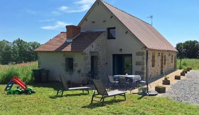 Renovated farmhouse with WiFi and pet-friendly