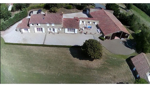 Renovated farmhouse, Le Givre - sleeps 15