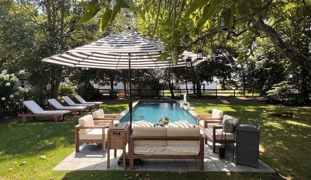 Renovated Farmhouse on Vineyard w/Heated Pool, mins from Beach + Farm