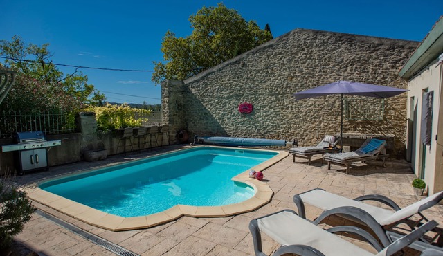 Renovated farmhouse with private pool
