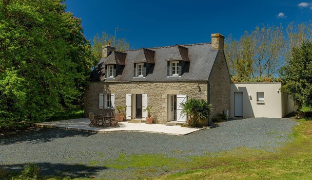 Renovated farmhouse with swimming pool