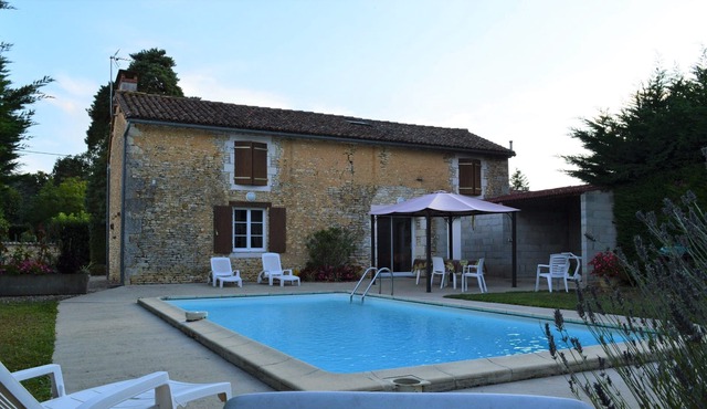 RENOVATED FARMHOUSE WITH PRIVATE POOL