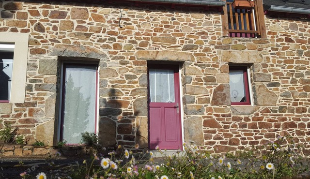Renovated fisherman's cottage in Loguivy de la mer