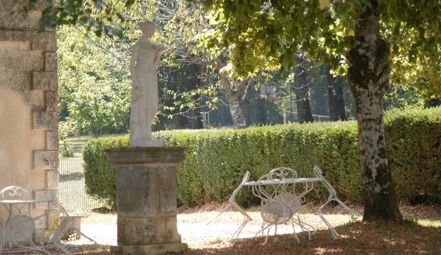 Renovated former stable, on a hill overlooking the countryside, close to the village.