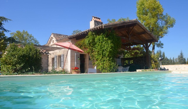 Renovated Quercy stone. Privacy. Heated private swimming pool.