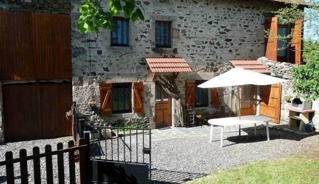 Renovated farmhouse with garden, garage, and free wifi in Chamalières-sur-Loire