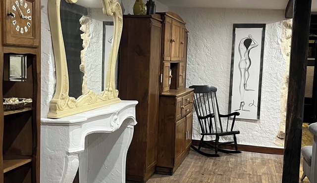 Renovated house 7 minutes from the A40 motorway and 6 hiking trails.