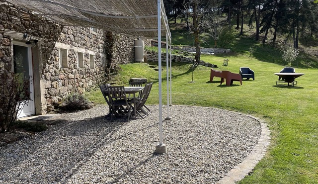 Renovated farmhouse with private garden, wood stove and terrace