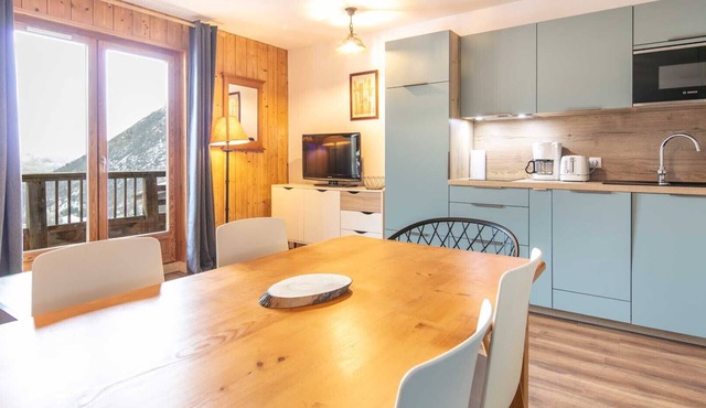 Renovated apt 4/6 ppl near the ski runs