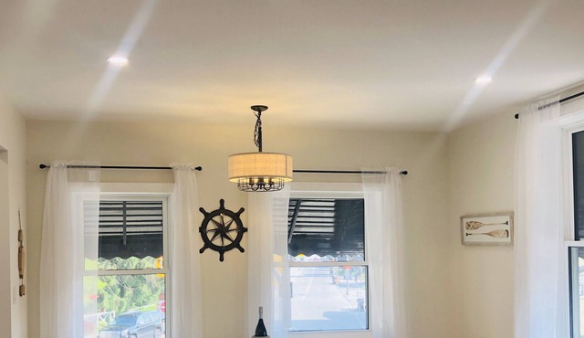Renovated, fully furnished, beautifully decorated, located in the heart of Port!