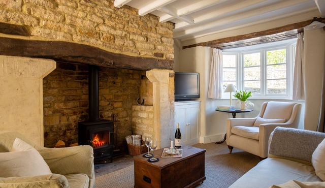 ★ Renovated Cosy & Rustic Cotswold cottage with fire ★