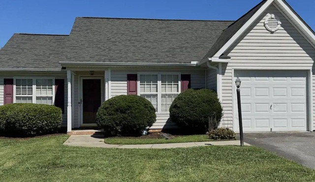Renovated Gem Minutes from Downtown WS, Kville, GSO