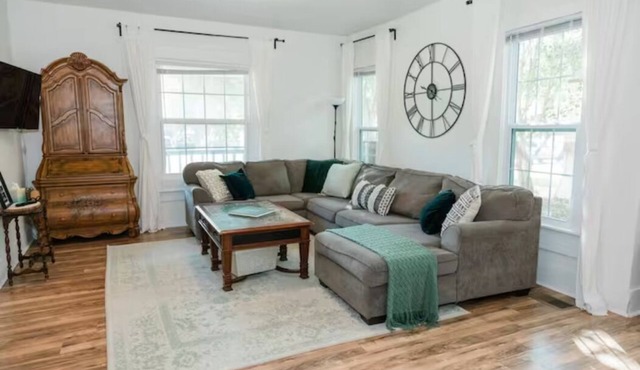 Renovated Getaway Near Downtown