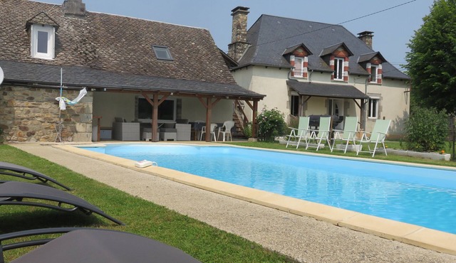 Renovated Gites for 14 people with heated swimming pool 10mx5m
