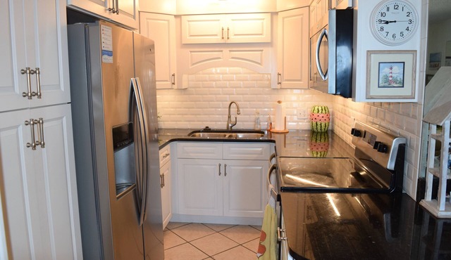 Renovated, Granite, Free Beach Chairs, Great Reviews, Excellent Gulf Views