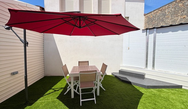 Renovated house 4 ppl – Enclosed yard and parking