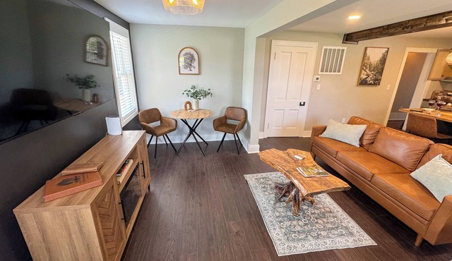 Renovated Historic 1870 Home 2 BR Suite on 1st Floor Full Amenities Firepit Deck