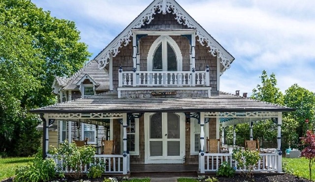 Renovated Historic House "The Legacy House"