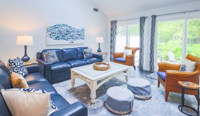 Renovated Home with Private Plunge Pool, Fire Pit, Community Pool, Tennis Court & Playground