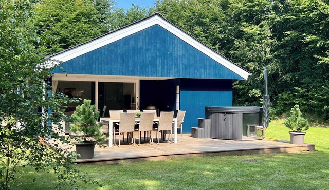 Renovated holiday home by Kvie Lake