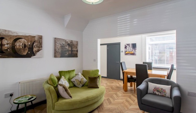 Renovated Home, Chilton | Dog Friendly | Sleeps 5 - Pass the Keys