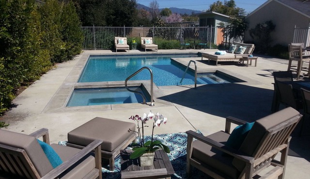 Renovated Home With Pool, Mountain Views & Post Rose Parade Float Access.