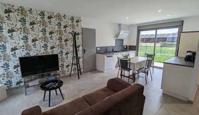 Renovated house with garden and parking, near Orleans, pet-friendly