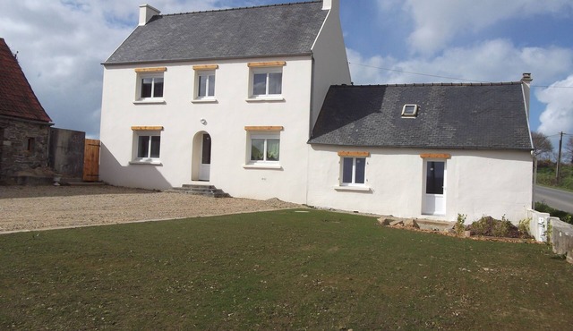 Renovated house, close to beaches, pets allowed