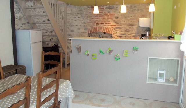 Renovated house - 90 m² - 6/8 people - close to beaches and shops