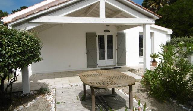 Renovated house near beach, L'Épine, 6 pers, garden