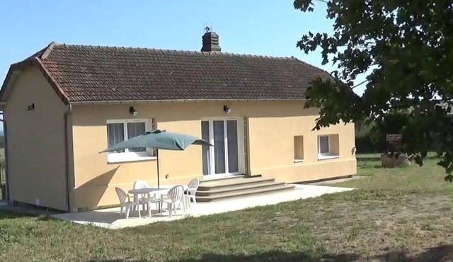 Renovated house with countryside view, terrace and garden in Coutansouze