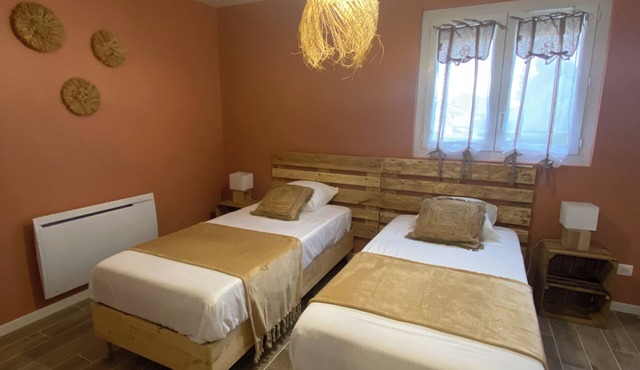 Renovated house with garden for 8 people in Fos sur Mer