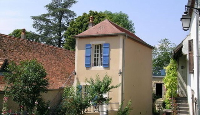 Renovated house with castle view, pets allowed, panoramic terrace