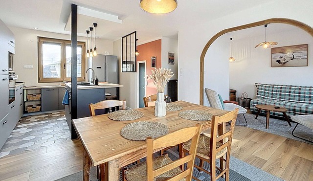 Renovated house with garden, garage, parking and free WiFi