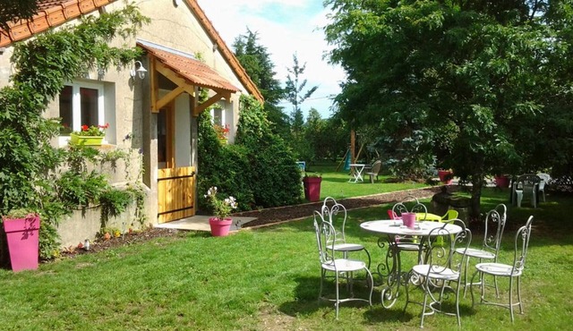 Renovated house with pool and garden in Moulins