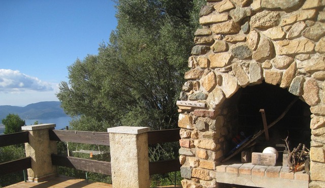 Renovated house with view of the Gulf of Valinco, and 2 bedrooms for 5 people