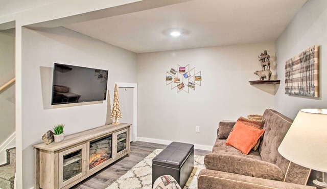 Renovated Hub w/Direct Access to Snowmobile Trail