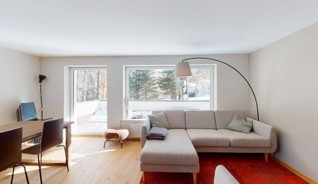 Renovated in 2020, 5½-room apartment on the 1st floor, distributed over two floo