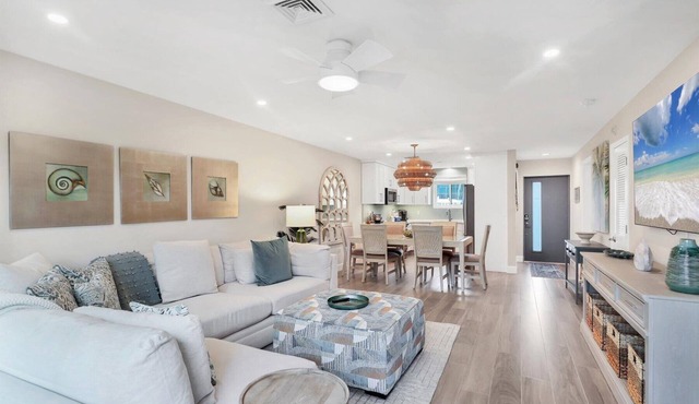 Renovated Kingston Arms 2brm Ground floor Walk to beach