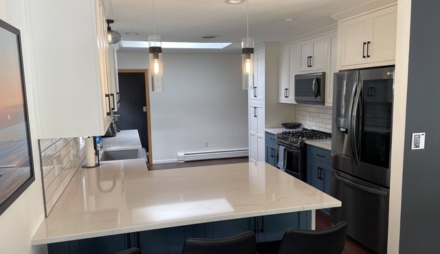 Renovated Lake Home! Large Private Deck, near City Center/Hospital