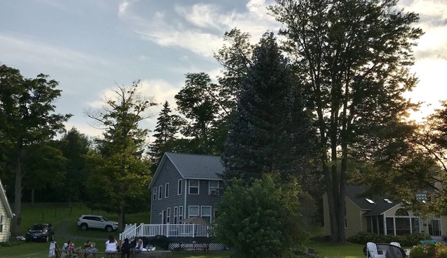 Renovated Lakefront Cottage - Private Dock on West Shore - 5 min to Village